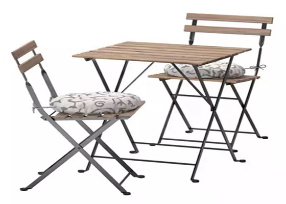 โต๊ะไม้และเก้าอี้สวนสำหรับเฟอร์นิเจอร์กลางแจ้ง
